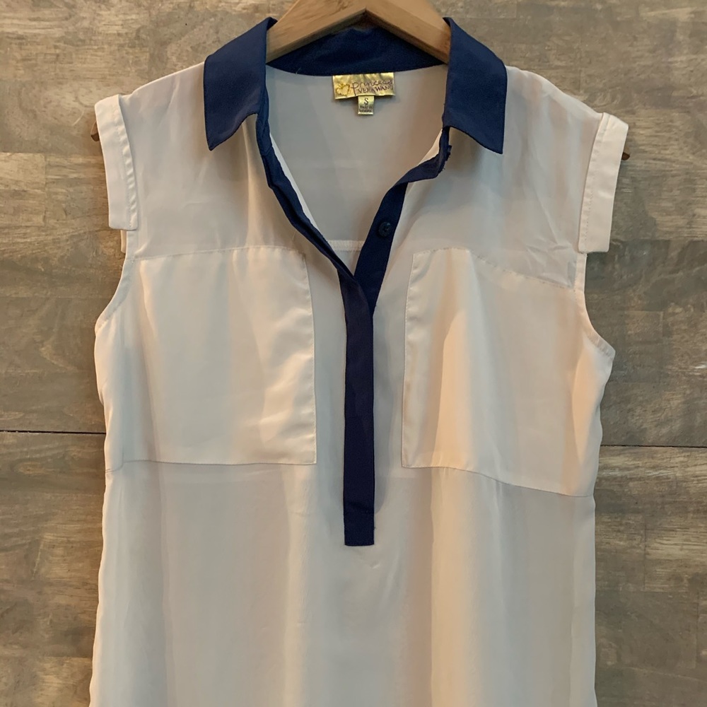 🎄4/25🎄 White Sheer Tank